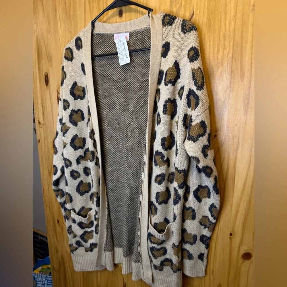 Pink Lily Beige Leopard Print Cardigan - Picture 3 of 4